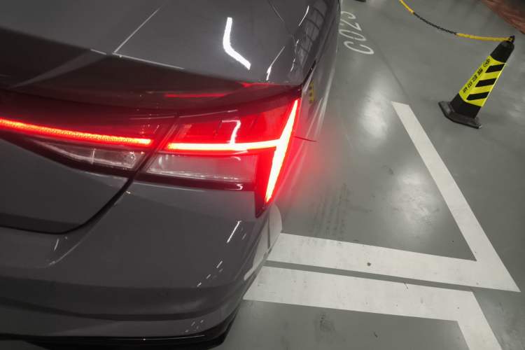 Used Hyundai Elantra 2021 1.5L CVT LUX Prestige Edition