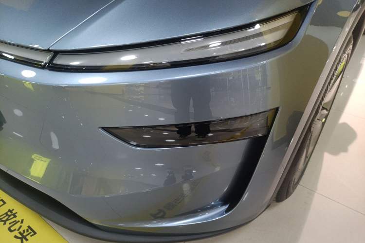 Used Tesla Model Y 2025 Long-Range All-Wheel Drive First Edition
