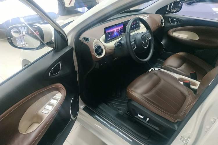 Used Wuling Bingo 2023 333 km Lingxi Connected+ Version
