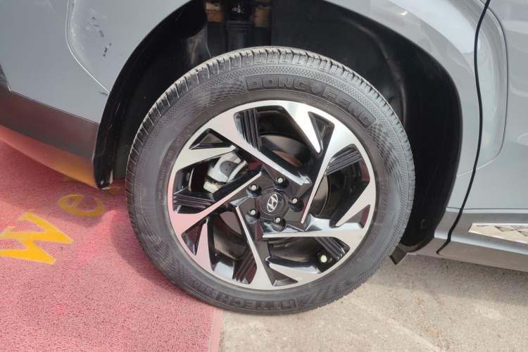 Used Hyundai Custo 2021 380TGDi Smart Luxury Premium LUX Right Rear Wheel Hub