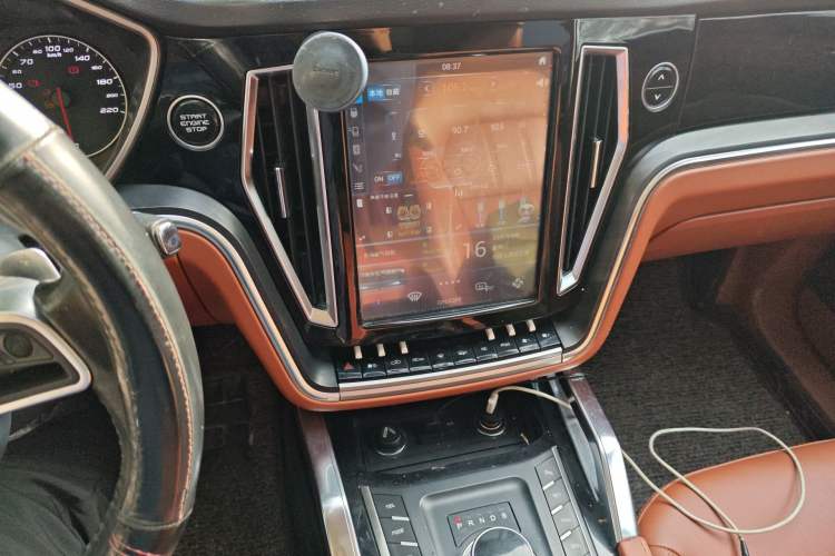 Used Zotye T700 2017 1.8T Dual-Clutch Luxury Model
