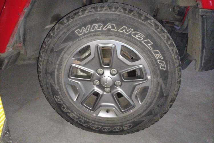 Used Jeep Wrangler 2015 3.0L Sahara Four-Door Comfort Edition
