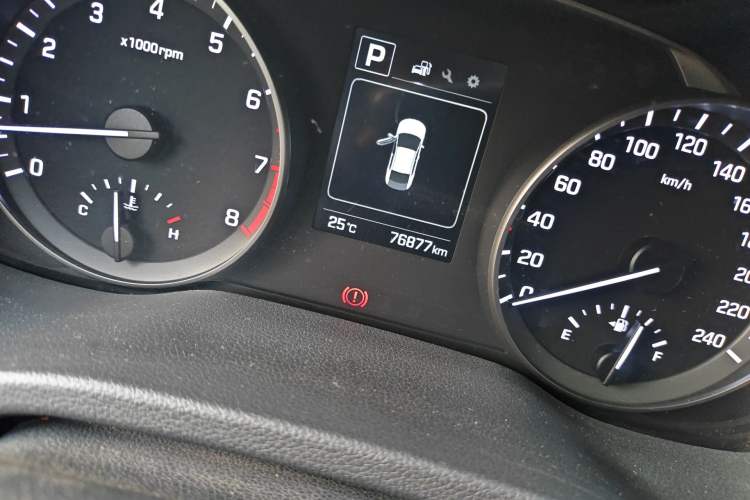 Used Hyundai Elantra (6th Generation / Lingdong) 2016 1.6L Automatic ZhiXuan – Elite Version Odometer Close Up