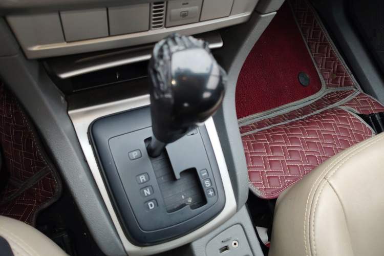 Used Ford Focus 2013 Hatchback Classic 1.8L Automatic Base Model Gear Lever