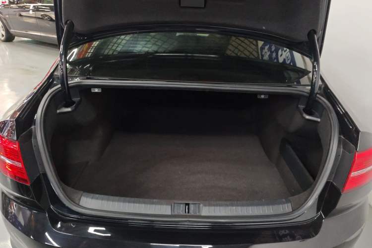 Used Volkswagen Magotan 2019 330TSI DSG Leading Model China VI Standard Trunk