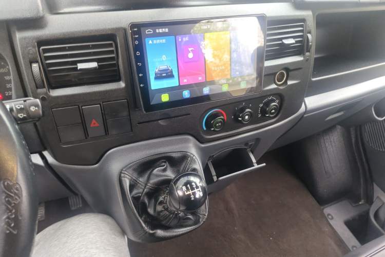 Used Ford Transit Custom 2016 2.2T Long-Wheelbase 6/7-Seater Mid-Roof Multi-Purpose Vehicle Audio And AC Panel