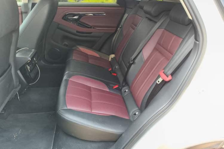 Used Land Rover Range Evoque New Energy 2022 Aurora L P300e Plug-in Hybrid Electric Version Left Rear Seat