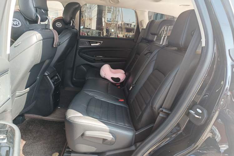 Used Ford Edge 2016 EcoBoost 245 Two-Wheel-Drive Titanium 7-Seater
