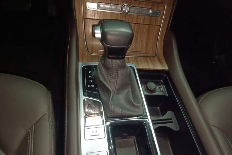 Used Roewe RX8 2019 30T Smart Connectivity Two-Wheel Drive Supreme Flagship Edition