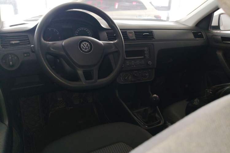 Used Volkswagen Santana 2019 1.5L Manual Fashion Edition China VI Standard Center Console