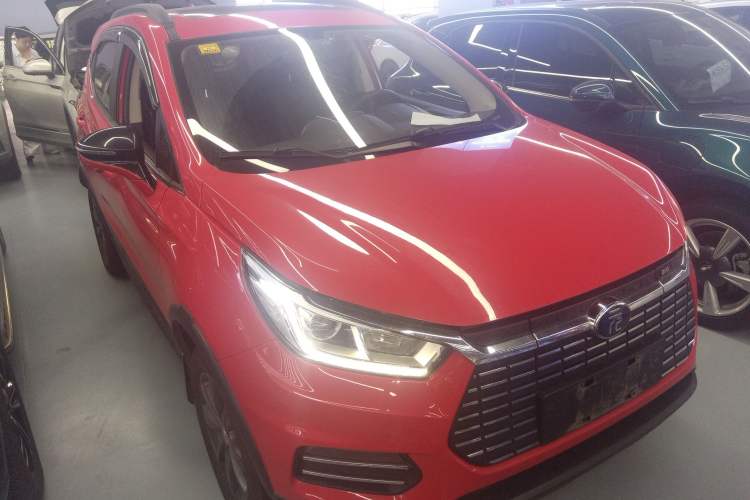 Used BYD Yuan New Energy 2018 EV360 Smart Connect Cool Edition Front Right 45 Deg