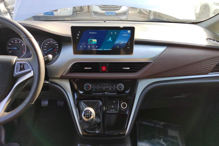 Used JAC Refine M3 2022 PLUS 1.5T 7-Seater Standard Model