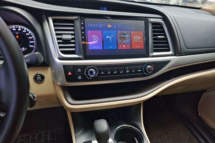 Used Toyota Highlander 2018 2.0T Two-Wheel Drive Elite Edition 7 Seats China VI Standard
