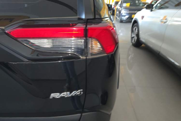 Used Toyota RAV4 2022 2.0L CVT Two-Wheel Drive Fashion Plus Edition