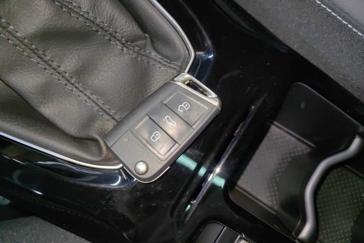 Used Volkswagen Tharu 2025 NewRui 300TSI Prestige Edition
