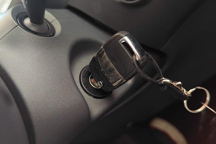 Used Wuling Zhiguang New Energy 2025 Comfort Model Vehicle Key