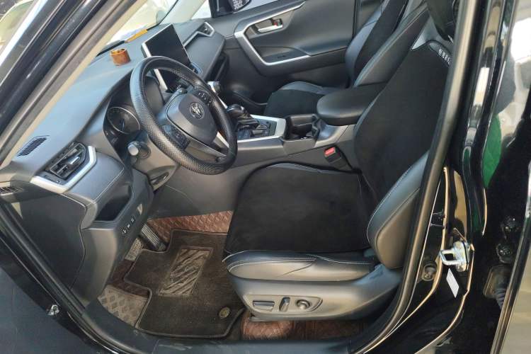 Used Toyota Wildlander 2022 Dual-Engine 2.5L E-CVT Two-Wheel Drive Luxury PLUS Edition