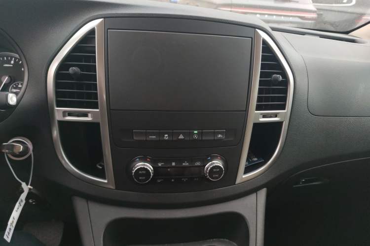 Used Mercedes-Benz Vito 2023 2.0T Business Version 7 Seats
