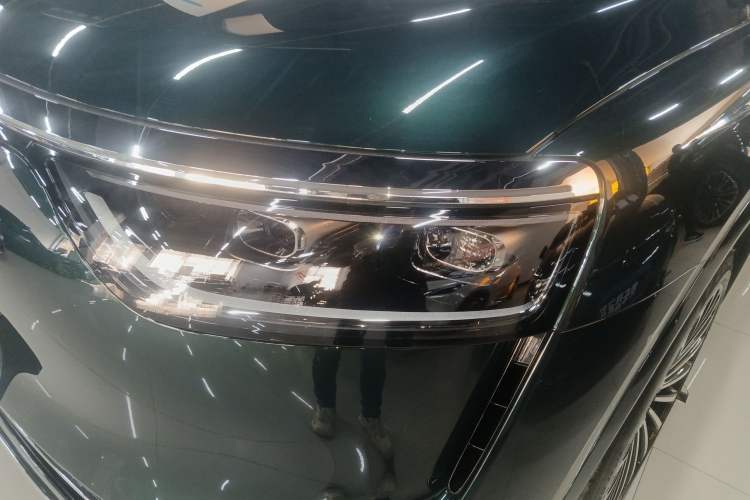 Used Hima AITO M8 2025 Extended-Range Ultra Version 53.4 kWh 6-Seater Edition