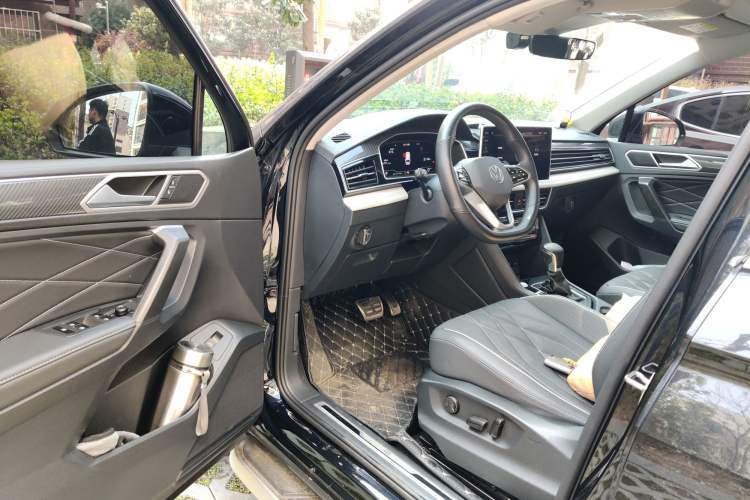 Used Volkswagen Tiguan L 2022 330TSI Automatic Two-Wheel Drive R-Line Enhanced Edition