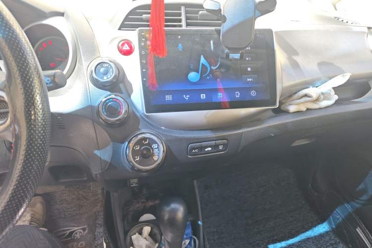 Used Honda Fit 2011 1.3L automatic comfort version Audio And AC Panel