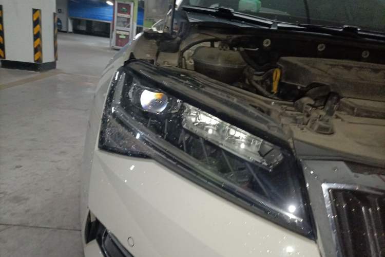 Used Skoda Superb 2019 Restyled TSI330 DSG Comfort Edition Right Front Headlight