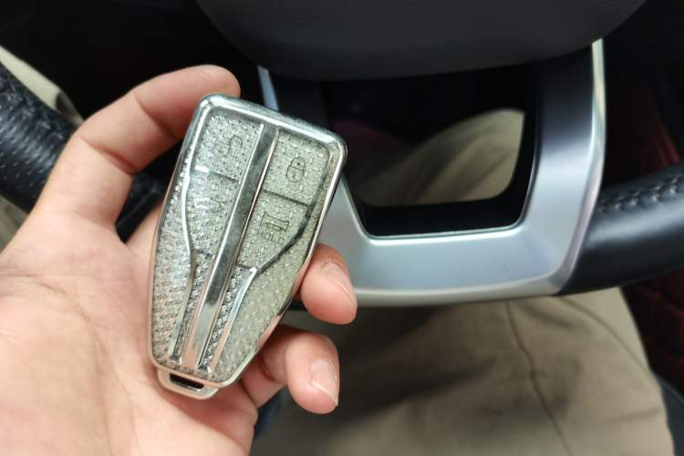 Used Hongqi HS5 2022 Revised Version 2.0T Smart Connect Flagship Edition
