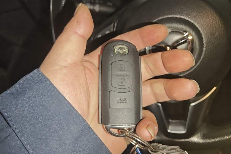 Used Mazda Mazda 3 Axela 2016 Sedan 1.5L Automatic Luxury Model