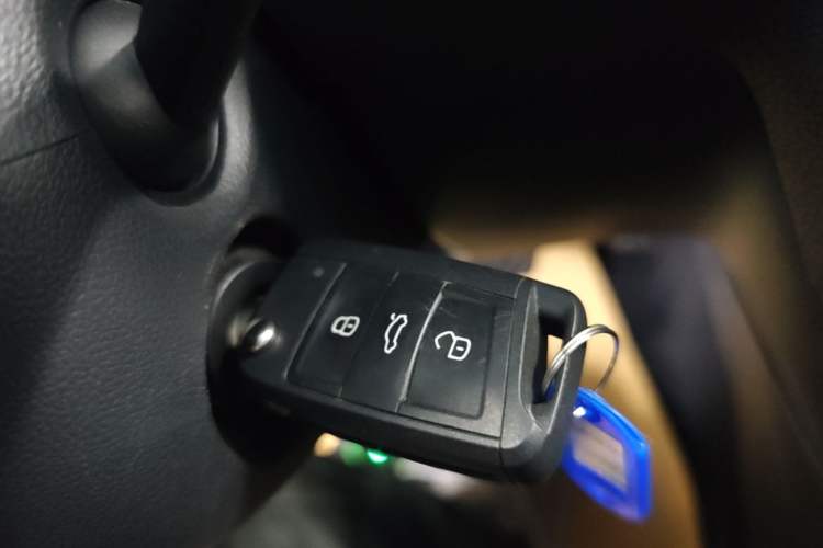 Used Volkswagen Golf 2016 1.6L Automatic Fashion Model Interior 1