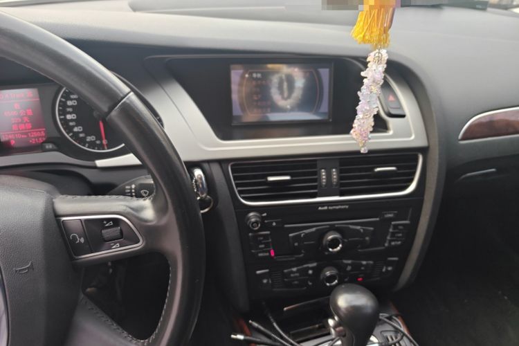 Used Audi A4L 2012 2.0 TFSI automatic Comfort trim level