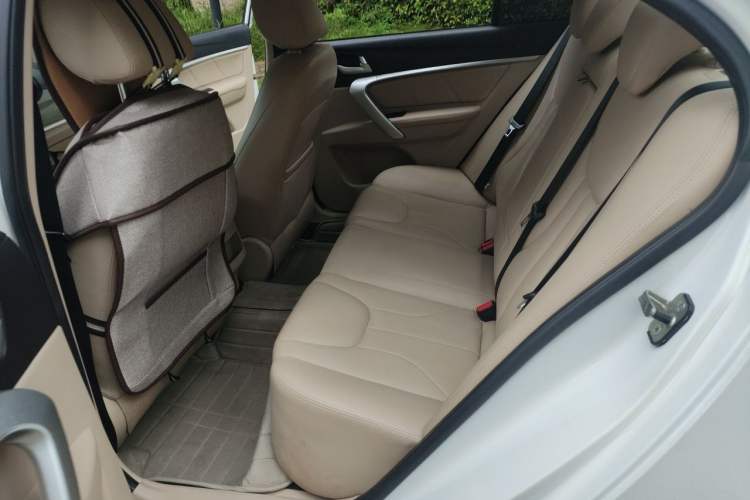 Used Geely Auto Emgrand 2017 Sedan Million Edition 1.5L CVT Luxury Model
