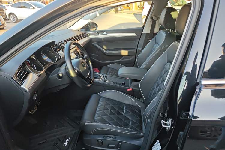 Used Volkswagen Magotan GTE Plug-in Hybrid 2020 GTE Prestige Model