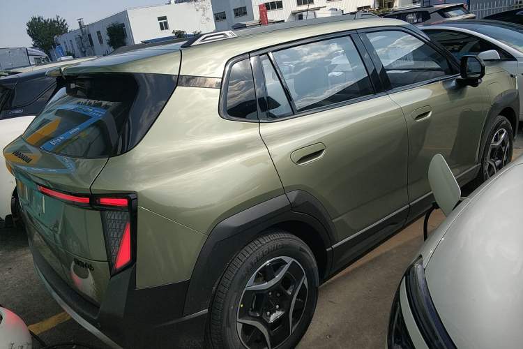 Used Dongfeng NAMMI 06 2025 401 Pro