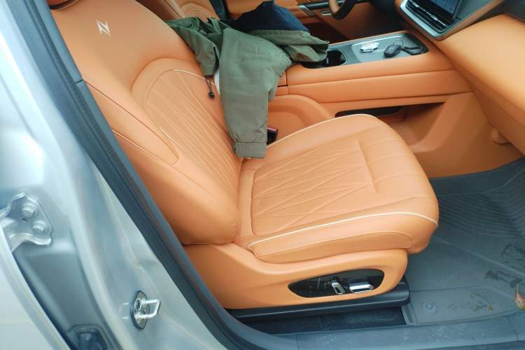 Used Dongfeng eπ eπ008 2025 210 Ultra Range-Extended Version 5 Seats
