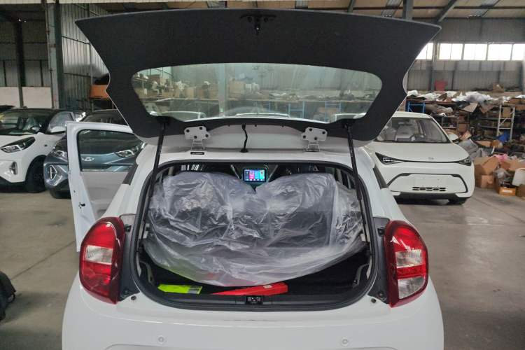 Used JMEV Xiao Qilin 2026 Model PLUS+ Comfort Version Trunk