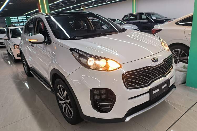 Used Kia KX5 2016 1.6T Automatic Two-Wheel Drive DLX Front Right 45 Deg