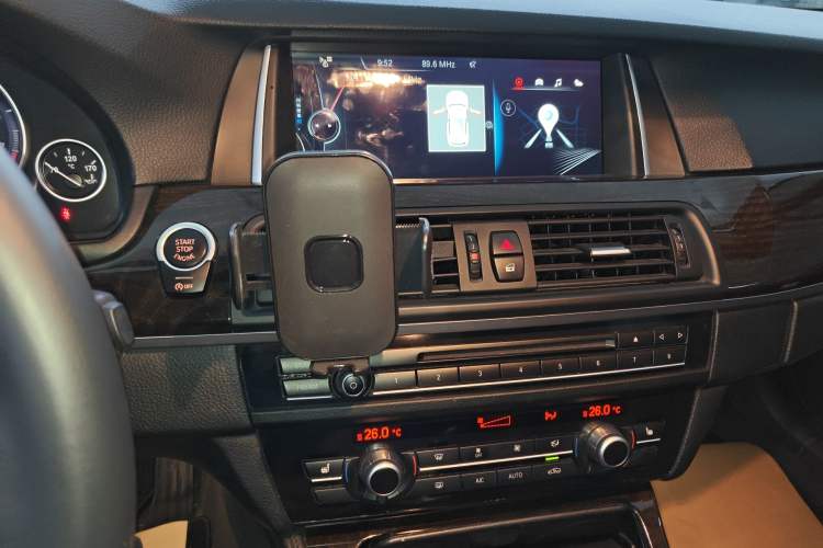 Used BMW 5 Series 2017 525Li Leading Model Audio And AC Panel