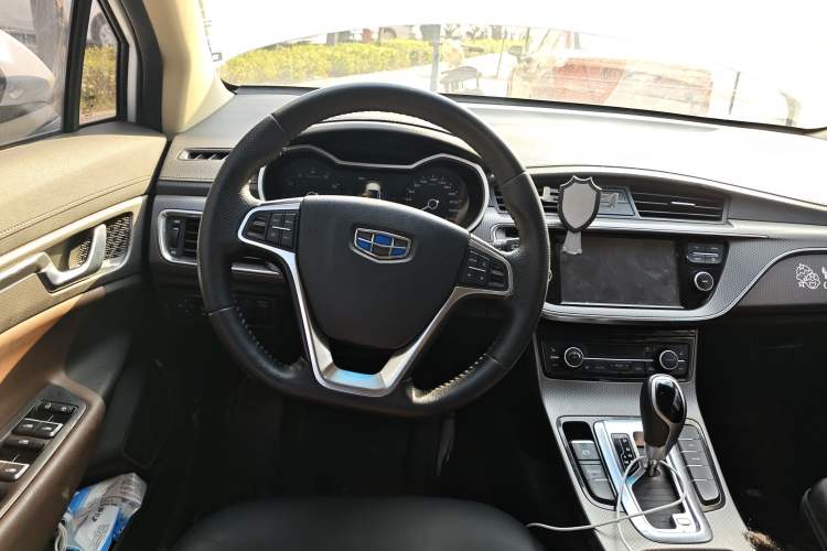 Used Geely Auto Emgrand GS 2017 Elegant Edition 1.3T Automatic Smart Connectivity Model Steering Wheel