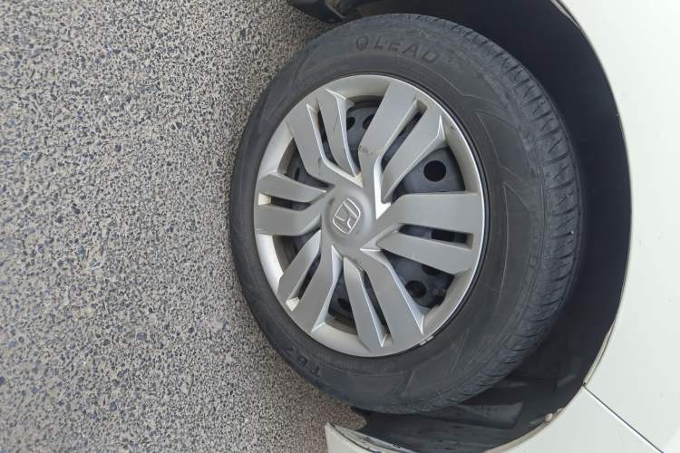 Used Honda Fit 2014 1.5L LX CVT Comfort Model Right Front Wheel Hub