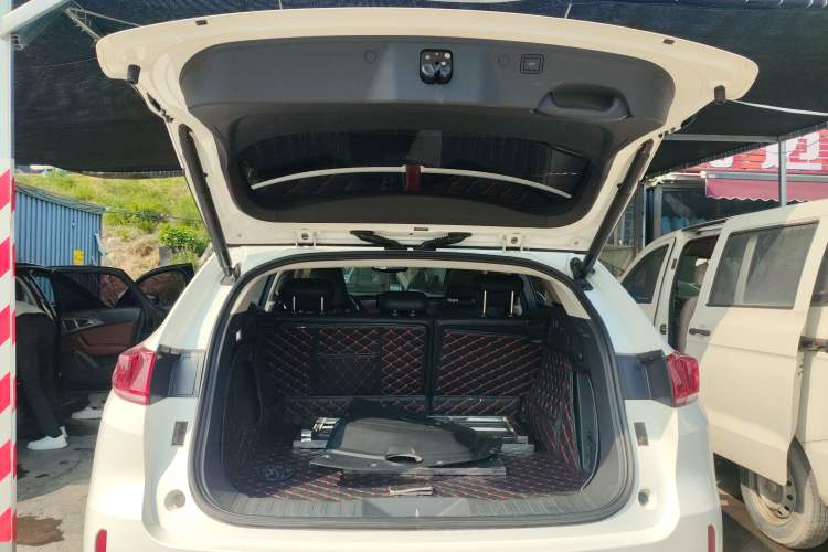 Used Wey VV7 2017 2.0T Ultra-Luxury Version Trunk