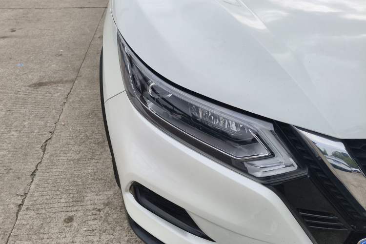 Used Nissan Qashqai 2019 2.0L CVT Luxury Edition Right Front Headlight