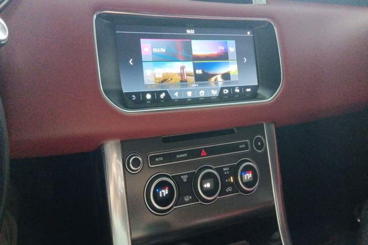 Used Land Rover Range Sport  Audio And AC Panel