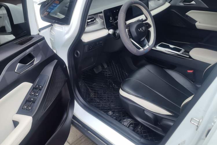 Used Geometry E Firefly 2024 401 km Fluorescent Driver Seat