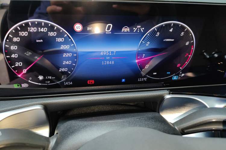 Used Mercedes-Benz GLB 2025 GLB 220 Sport Edition Instrument Cluster