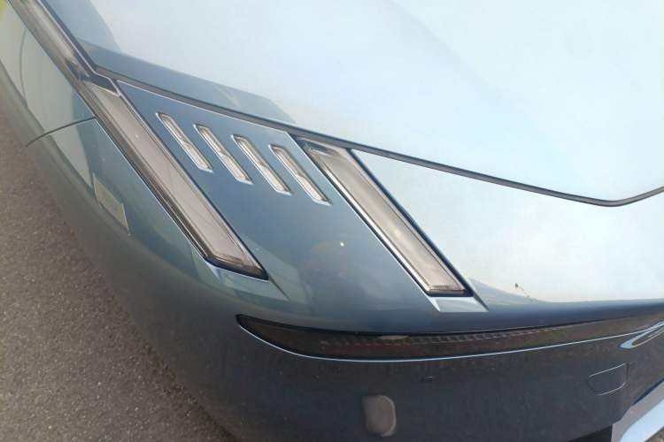 Used Lynk & Co Z10 2025 95 kWh 702 km All-Wheel Drive Intelligent Driving Ultra Right Front Headlight