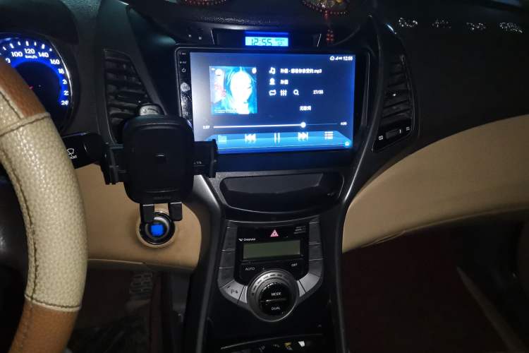 Used Hyundai Elantra (5th Generation / Langdong) 2012 1.8L Manual Luxury Version
