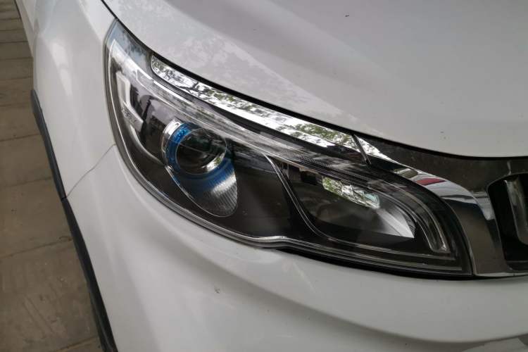 Used Geely Auto Vision X3 2020 1.5L CVT Luxury Model Right Front Headlight