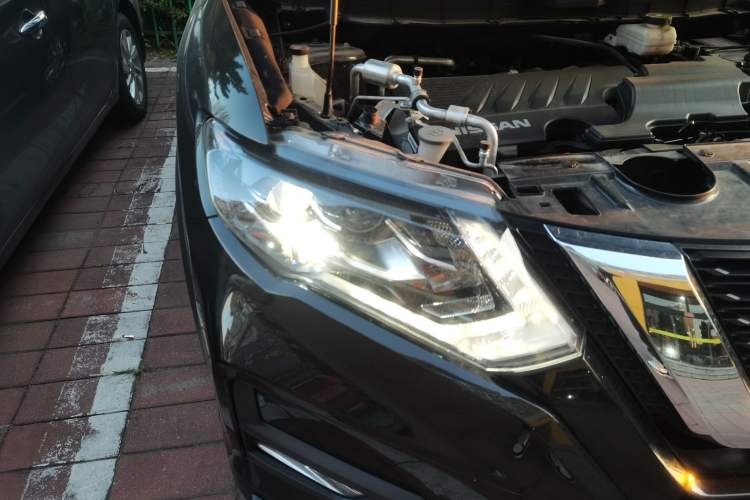 Used Nissan X-Trail 2023 Classic 2.0L Two-Wheel Drive Smart Connect Premium Edition
