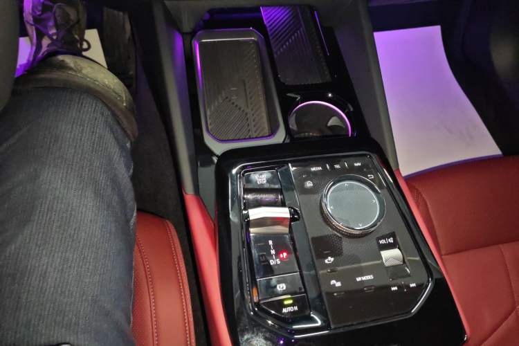 Used BMW 5 Series 2024 525Li Luxury Package Gear Lever