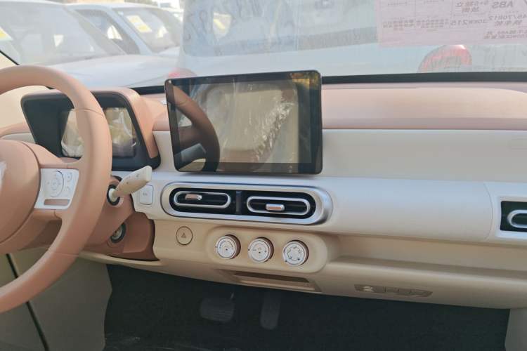 Used Wuling Hongguang MINIEV 2024 3rd Generation 215km Youth Edition
